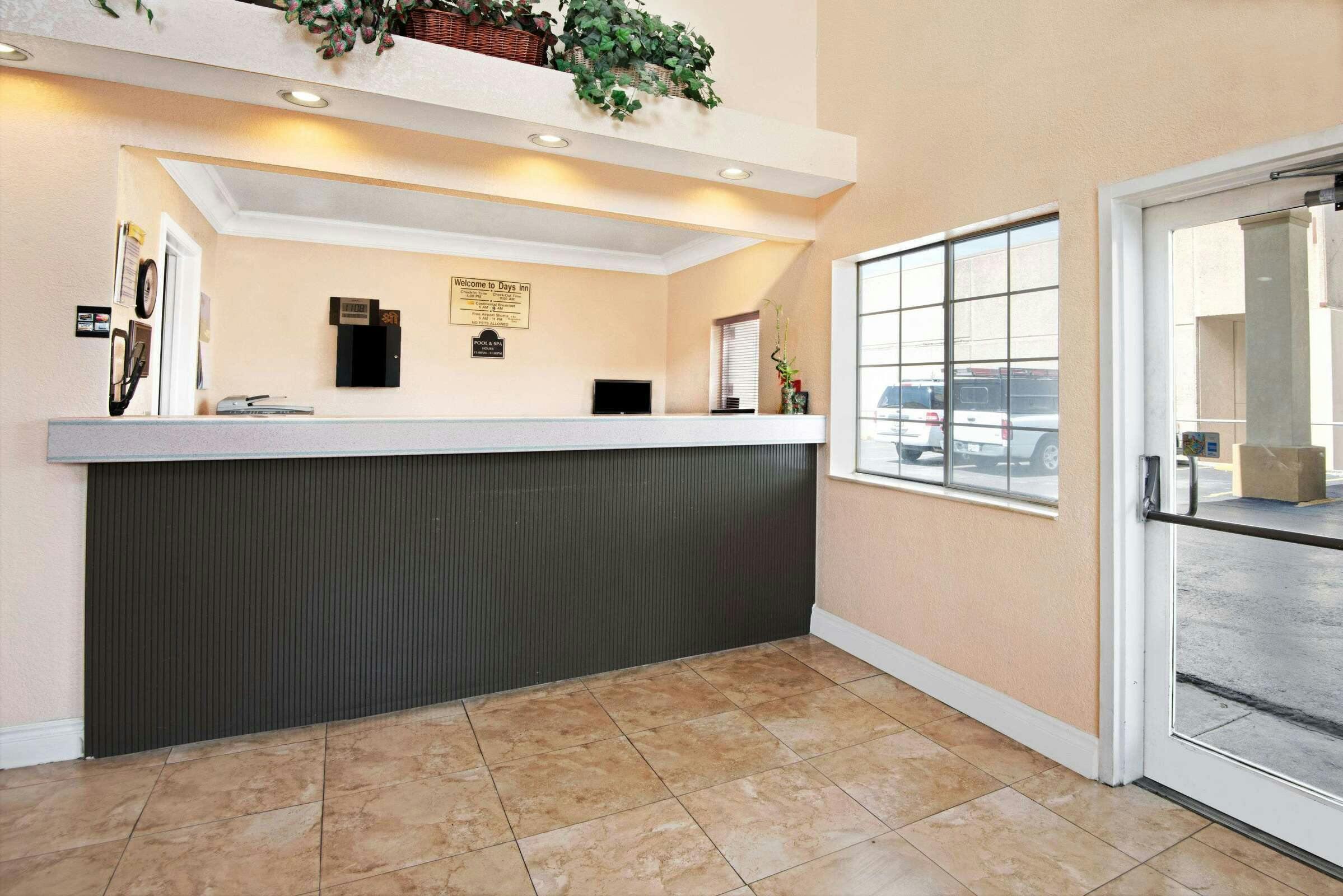 Hotel Days Inn San Antonio Airport photo 3