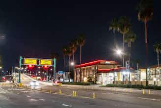 Hotel Super 8 by Wyndham Anaheim/Disneyland Drive photo 4