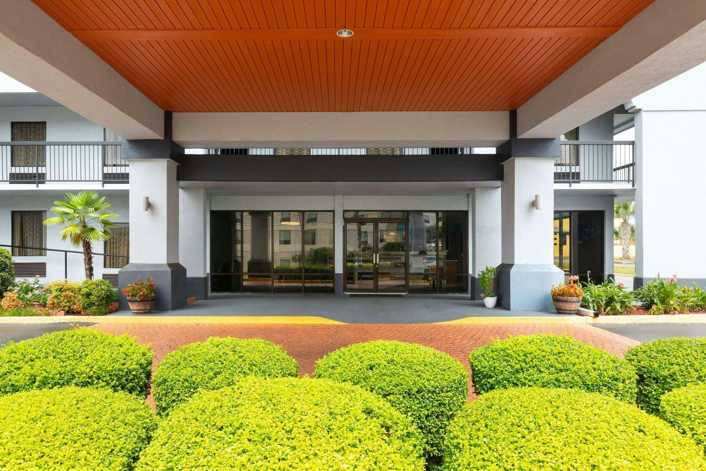 Hotel Baymont I S Tillmans Corner photo 3