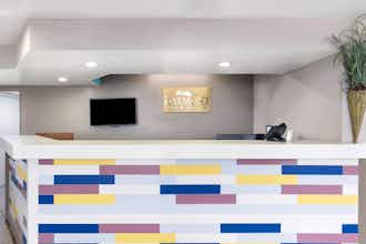 Hotel Baymont I S Tillmans Corner photo 4