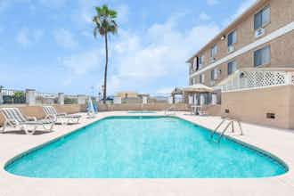 Hotel Super 8 by Wyndham Lake Havasu City photo 2