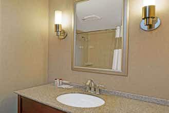 Hotel Ramada Niagara Falls Fallsview photo 4