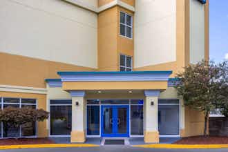 Hotel Days Inn & Suites by Wyndham Albany photo 3