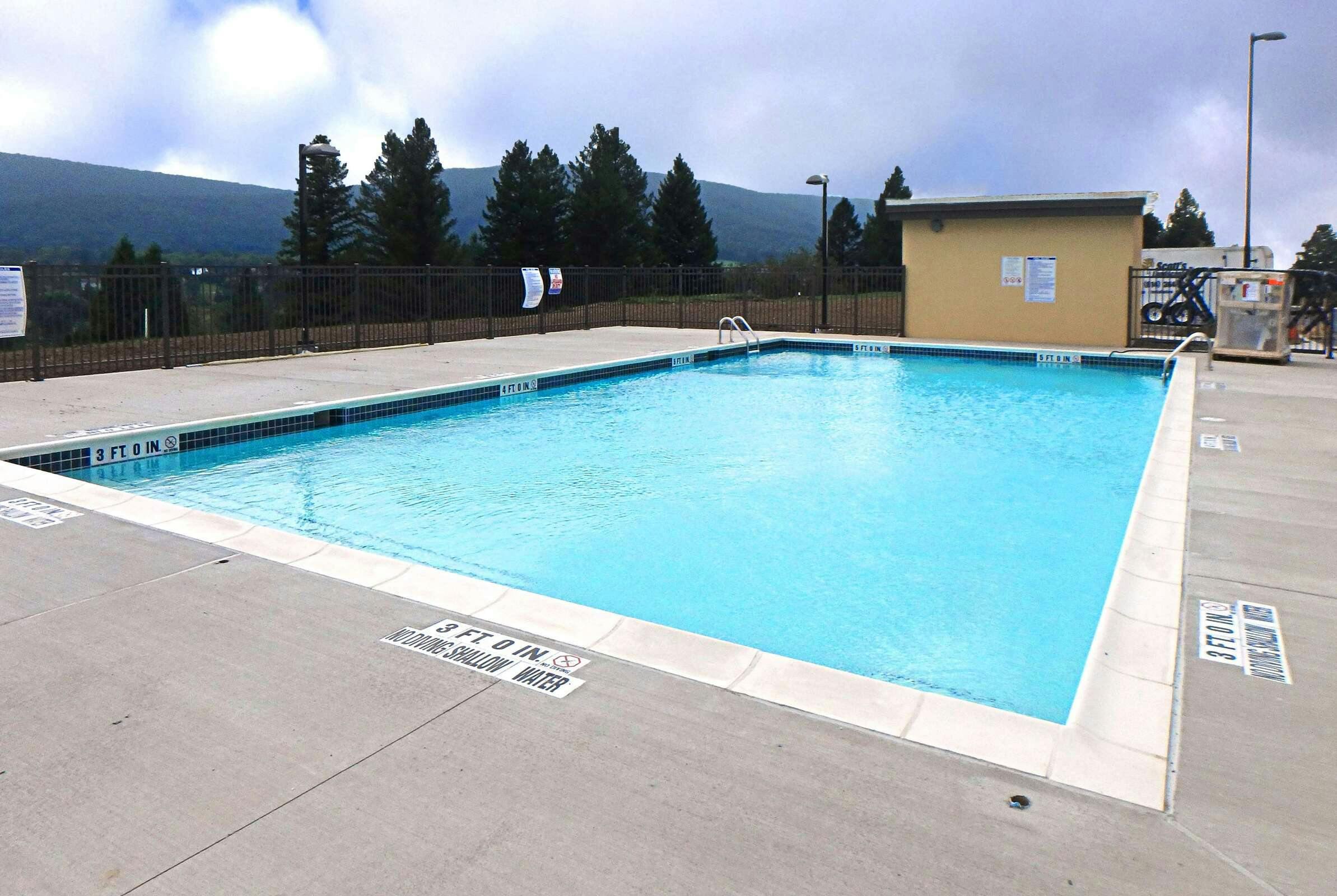 Hotel Wyndham Garden State College photo 4