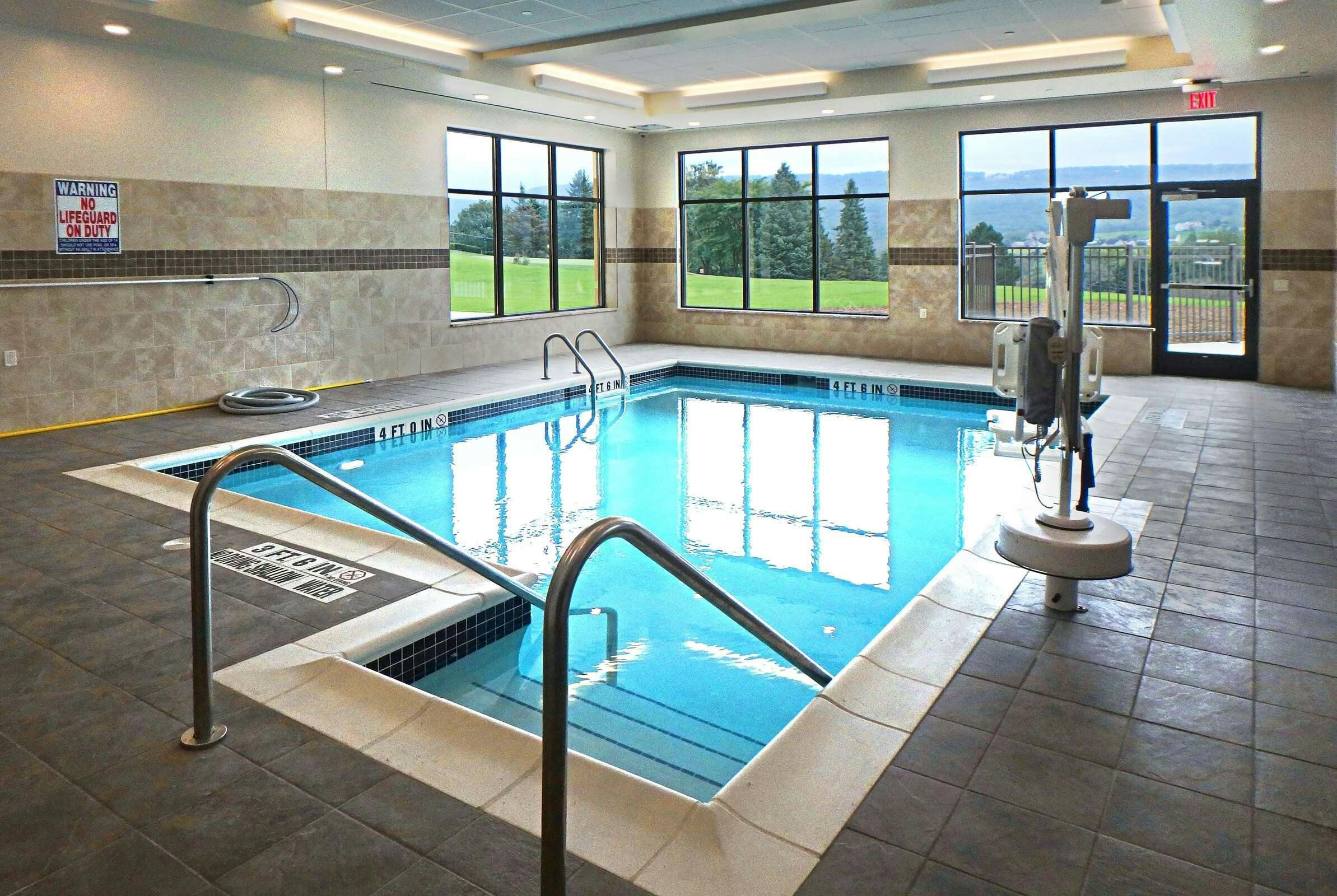 Hotel Wyndham Garden State College photo 5