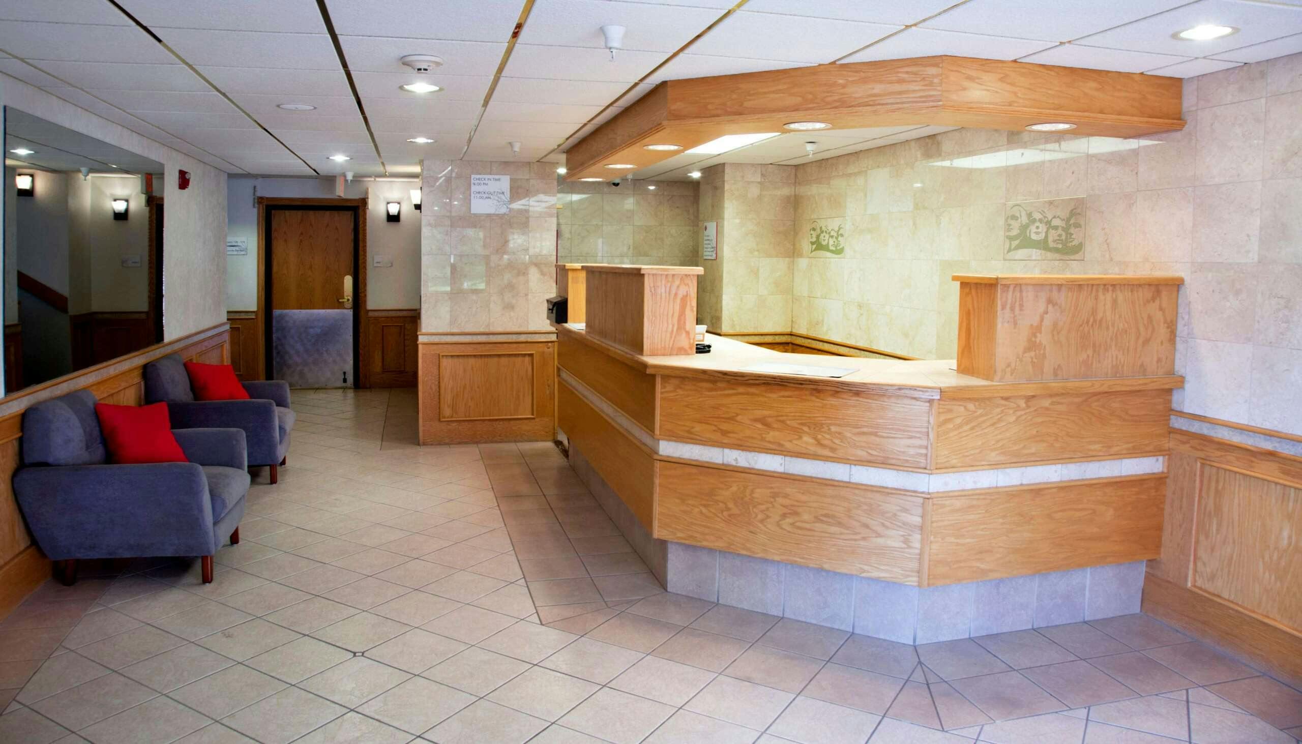 Hotel Ramada by Wyndham Keystone Near Mt Rushmore photo 3