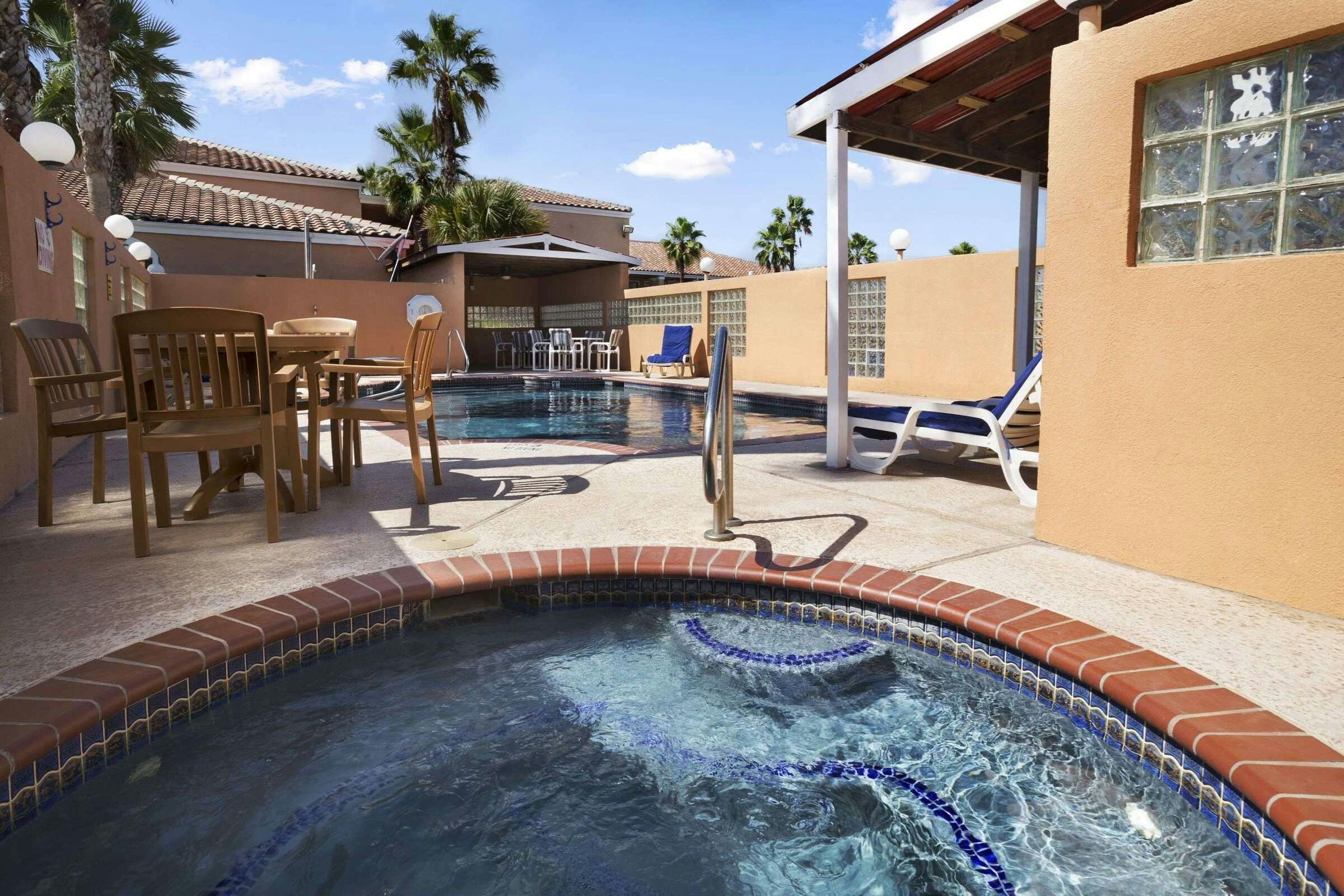 Hotel Super 8 South Padre Island TX photo 2