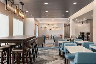 Hotel La Quinta Inn & Suites by Wyndham San Bernardino photo 3