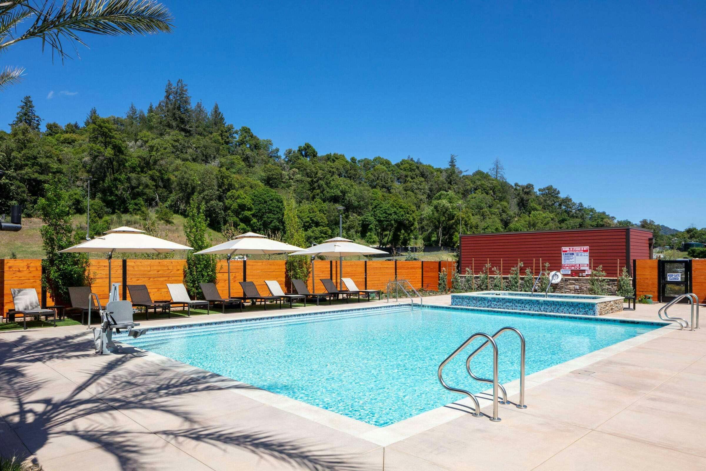 Hotel Wyndham Garden Redwood Valley photo 4