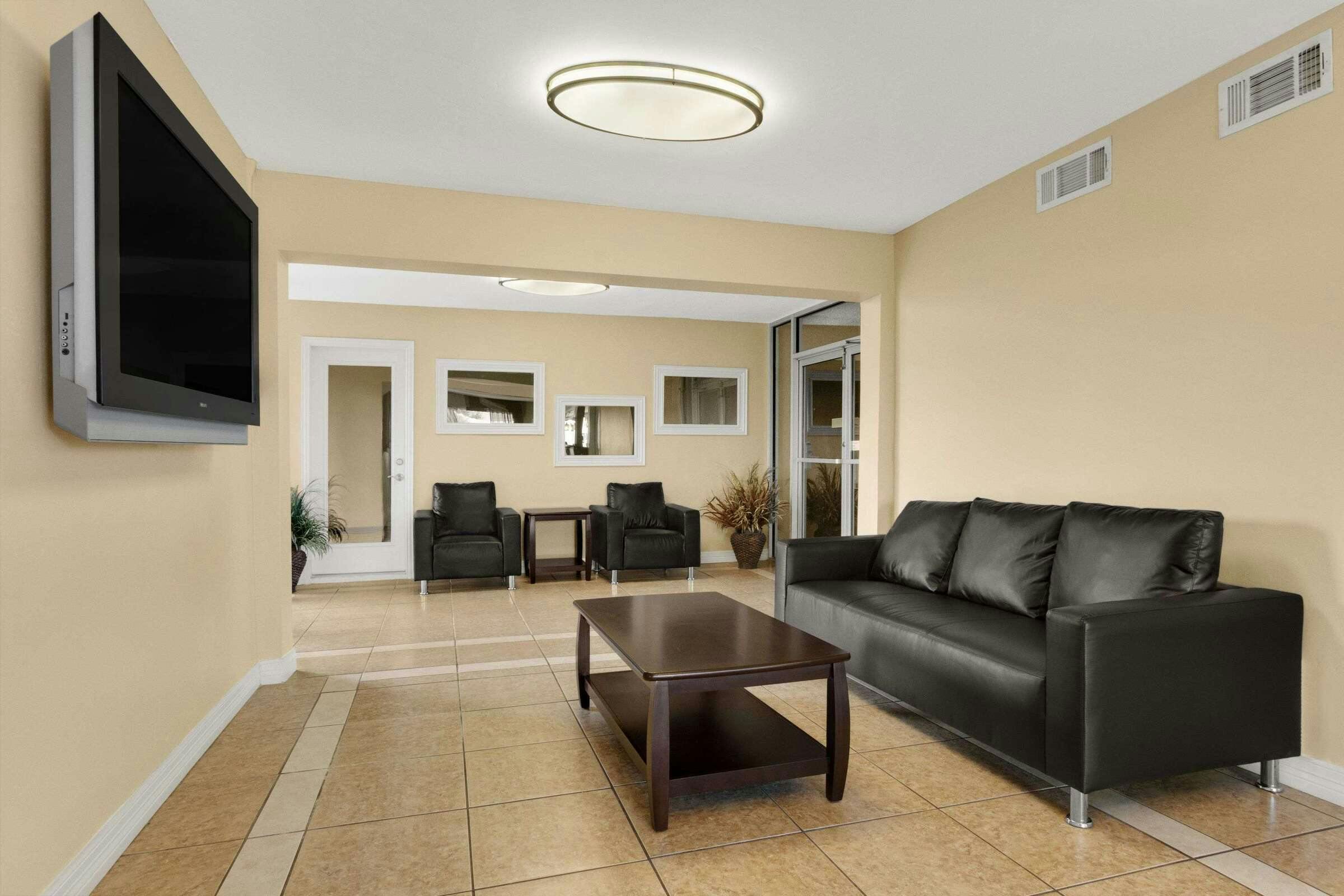 Hotel Super 8 Fort Worth West photo 4