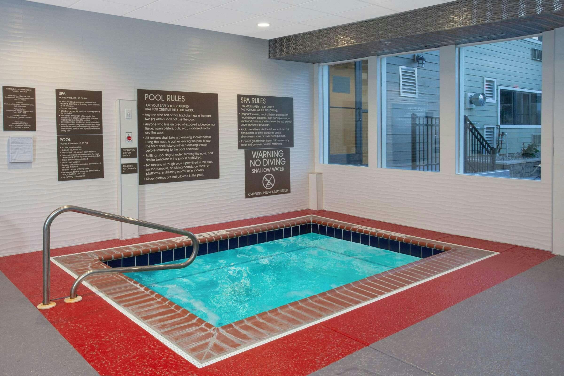 Hotel Wyndham Garden Fort Wayne photo 2