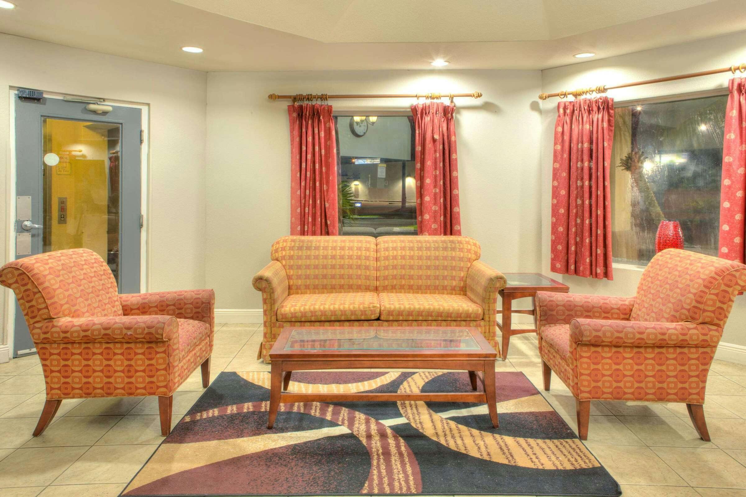 Hotel Days Inn by Wyndham Gulfport photo 1