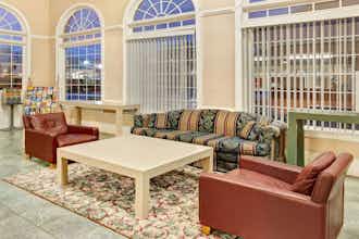 Hotel Super 8 by Wyndham Marietta/West/Atl Area photo 3