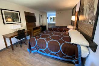 Hotel Super 8 by Wyndham Marietta/West/Atl Area photo 5