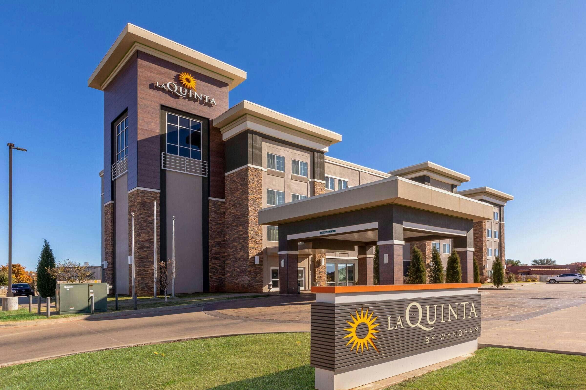 Hotel La Quinta Inn Ste MSU Area photo 2