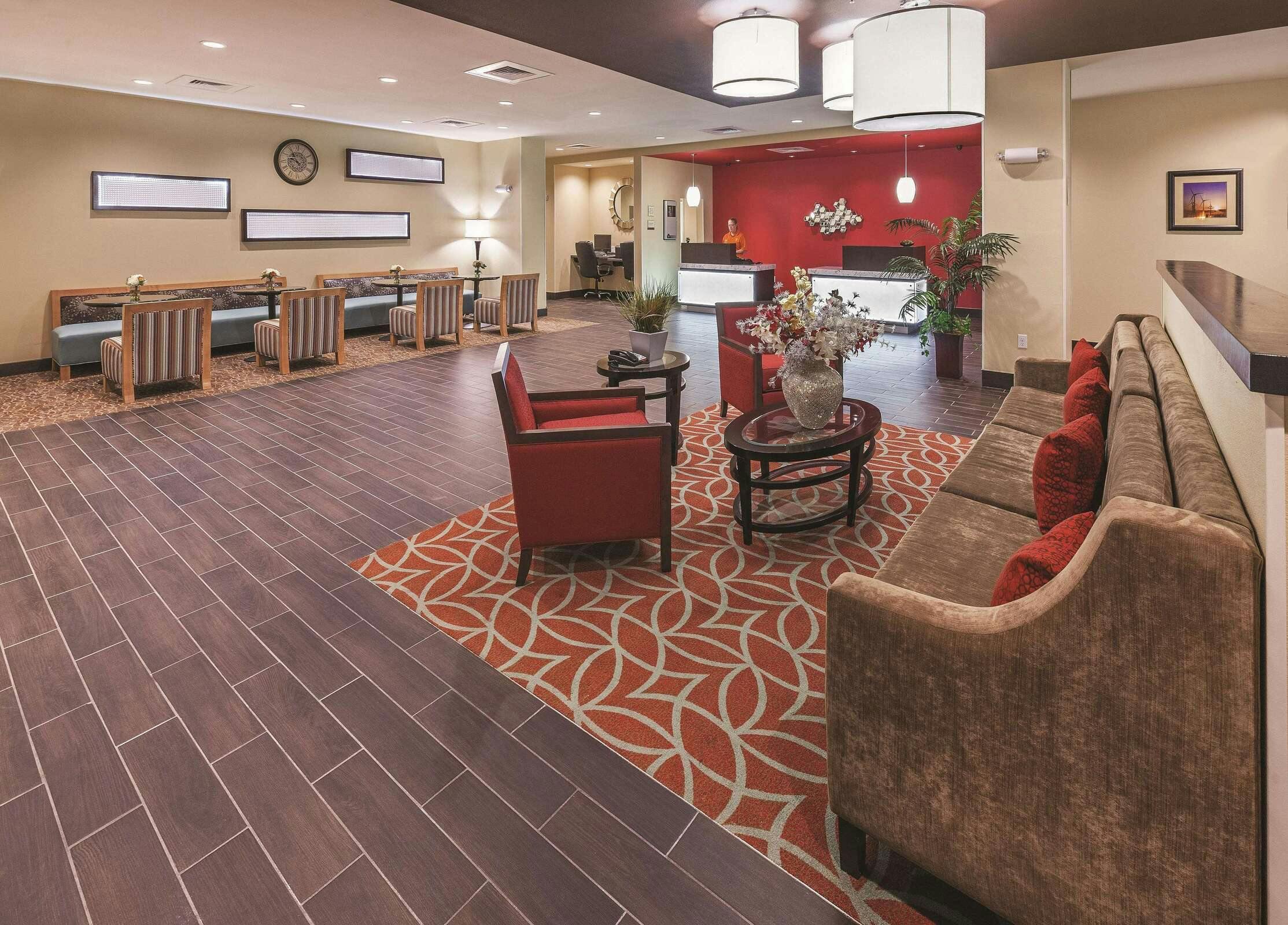 Hotel La Quinta Inn Ste MSU Area photo 5