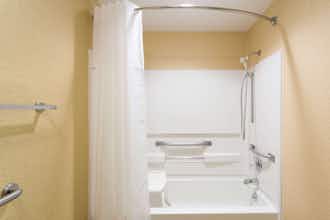 Hotel Ramada Bettendorf photo 2