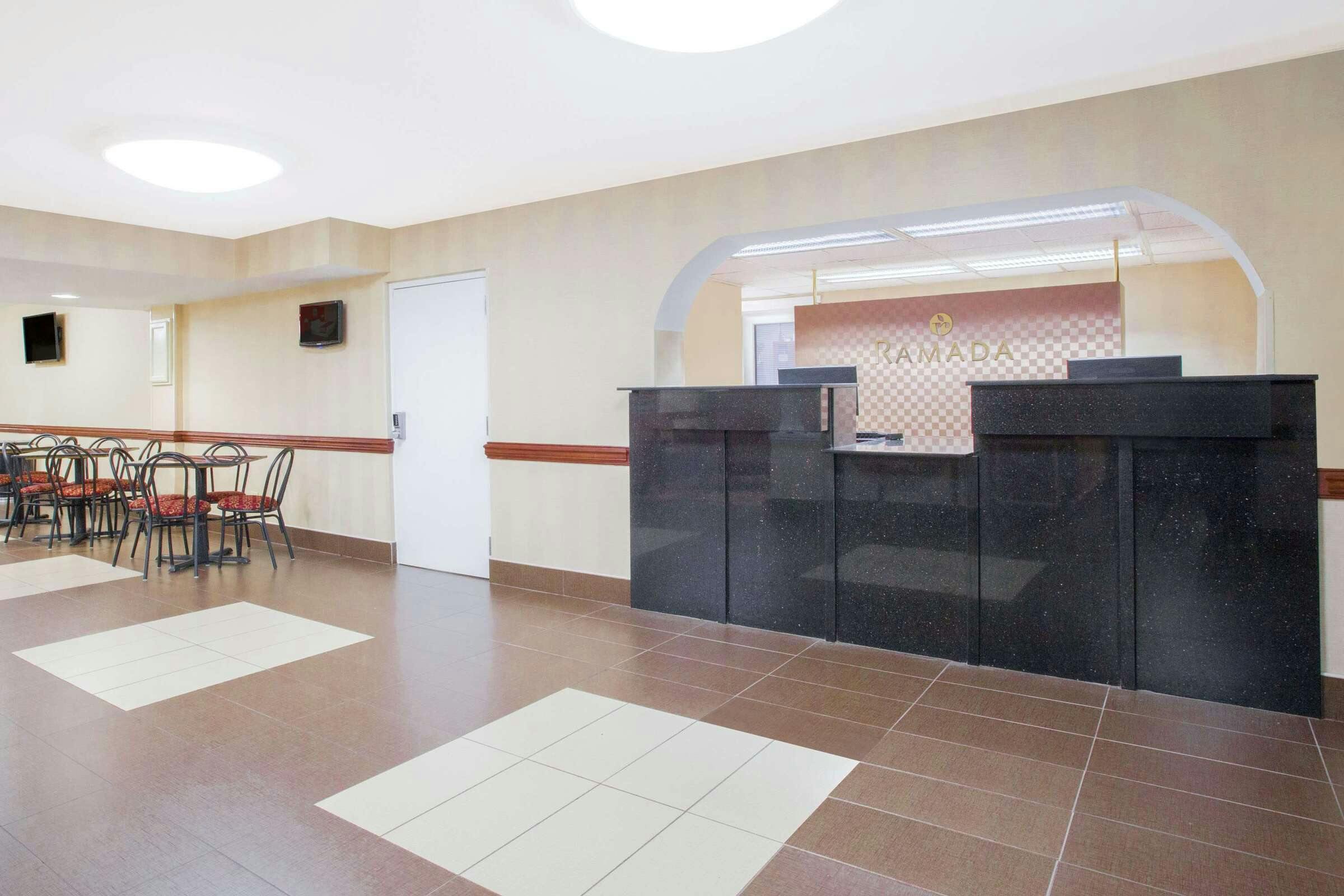 Hotel Ramada Edgewood photo 3