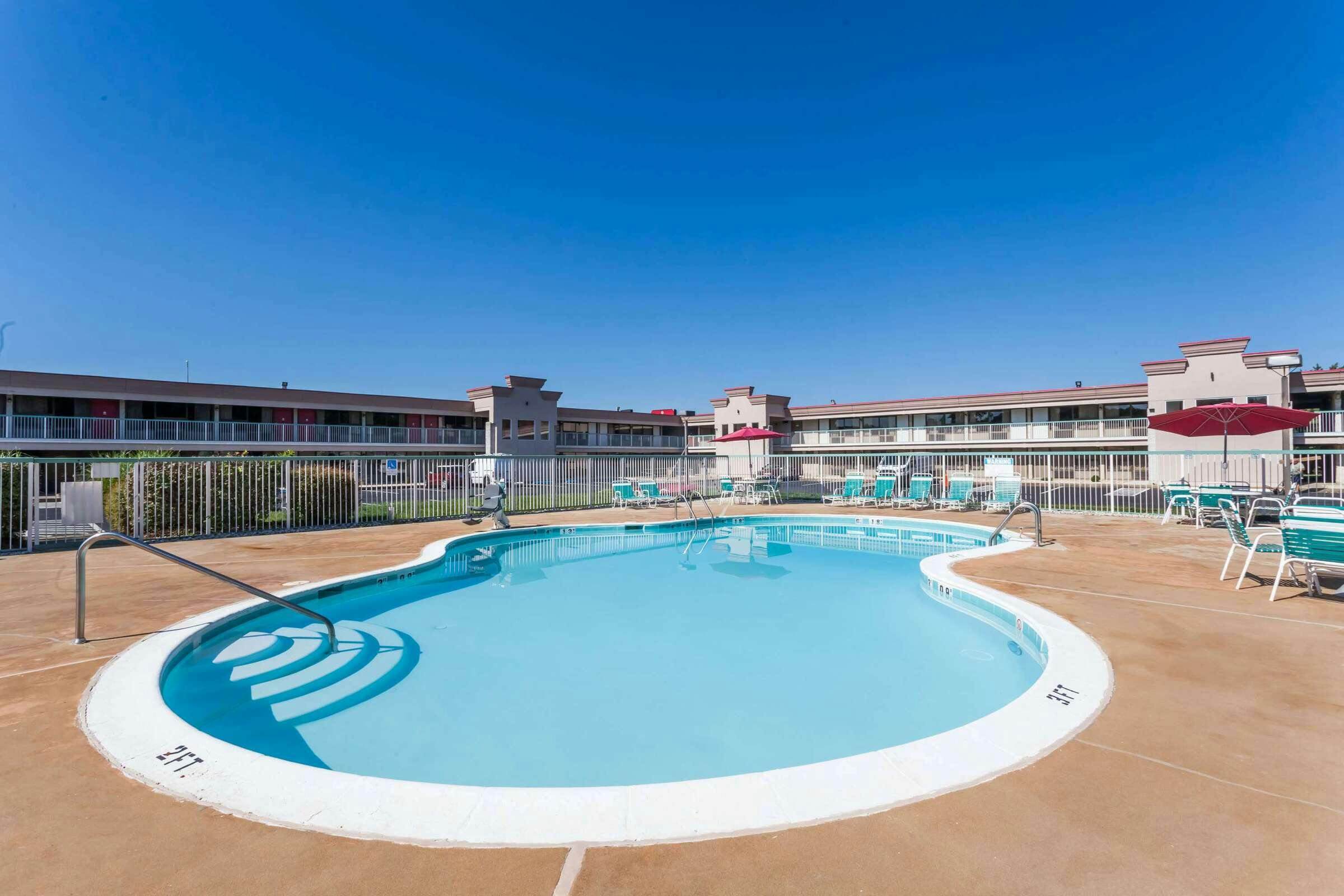 Hotel Ramada Edgewood photo 5