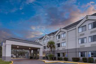 Hotel Baymont Inn Suites Saraland photo 1