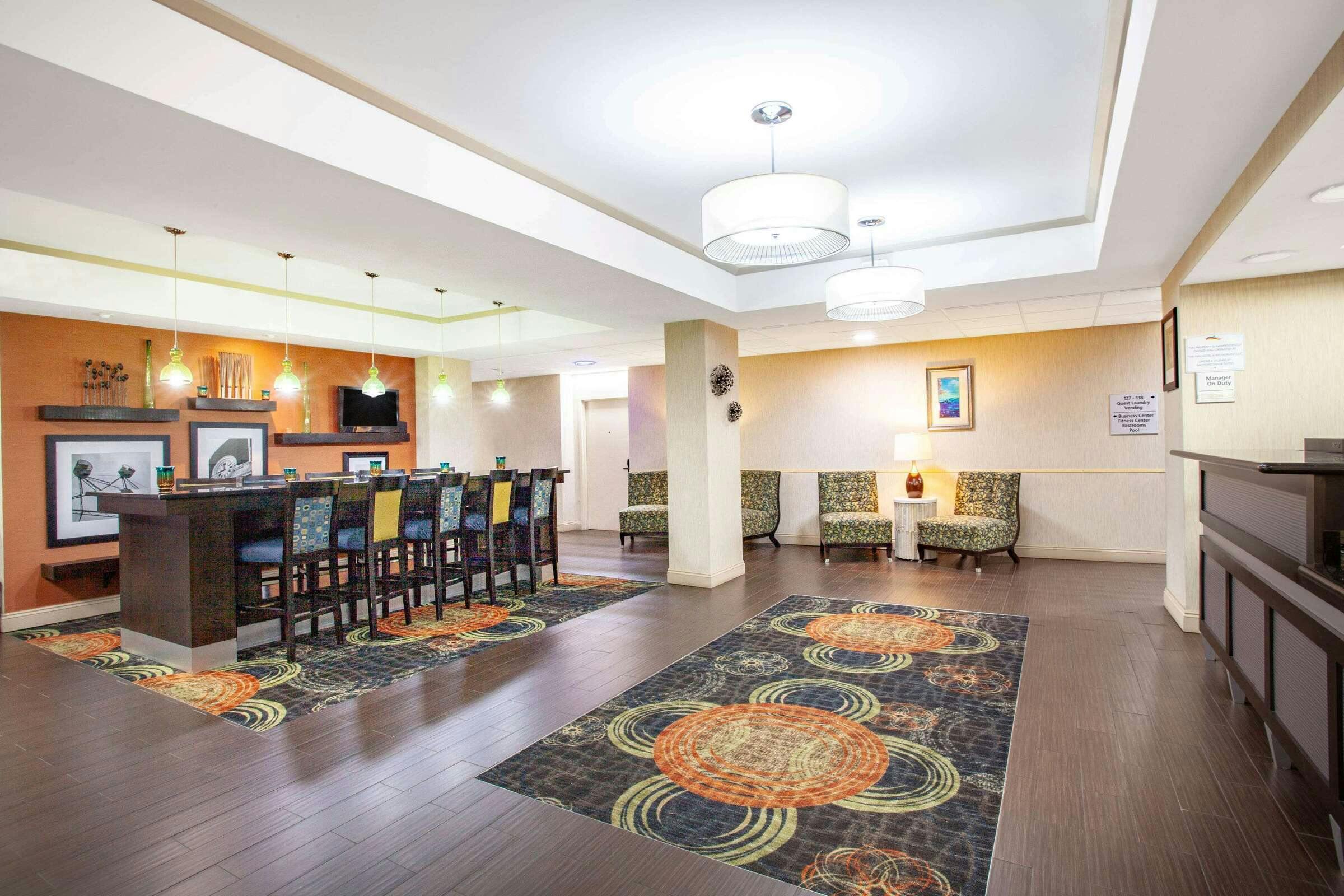 Hotel Baymont Inn Suites Saraland photo 2