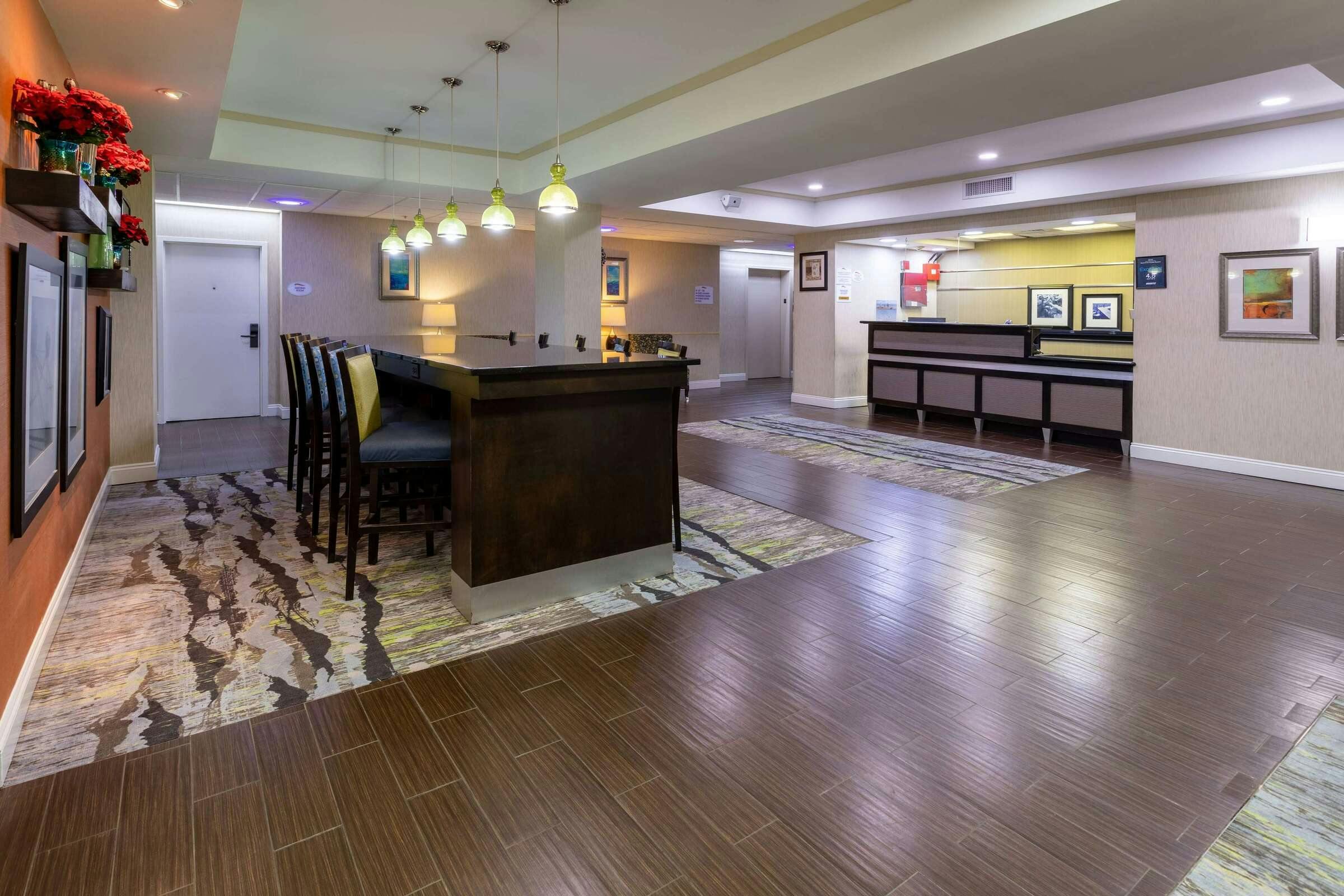 Hotel Baymont Inn Suites Saraland photo 4