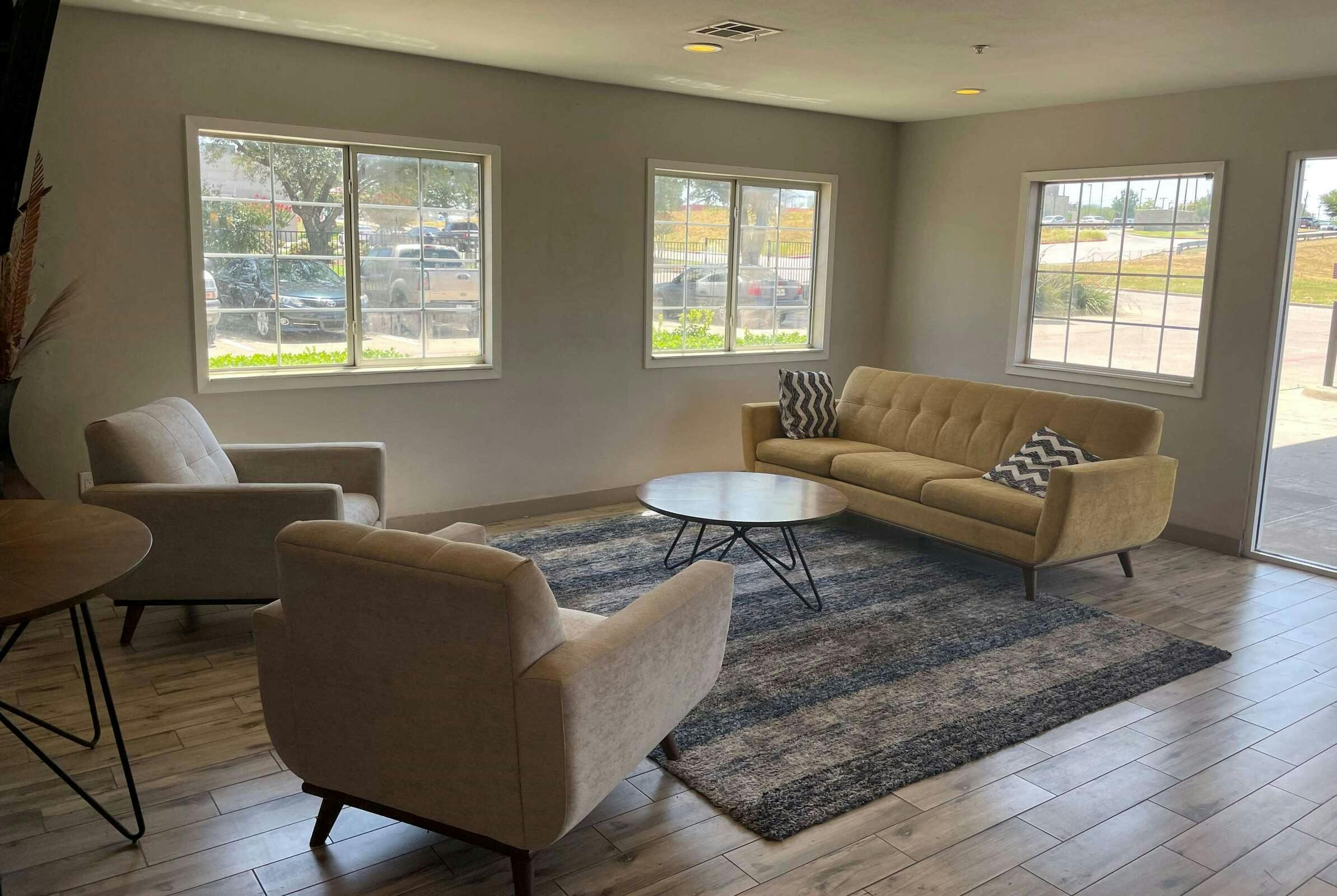 Hotel Days Inn by Wyndham Mesquite Rodeo TX photo 1