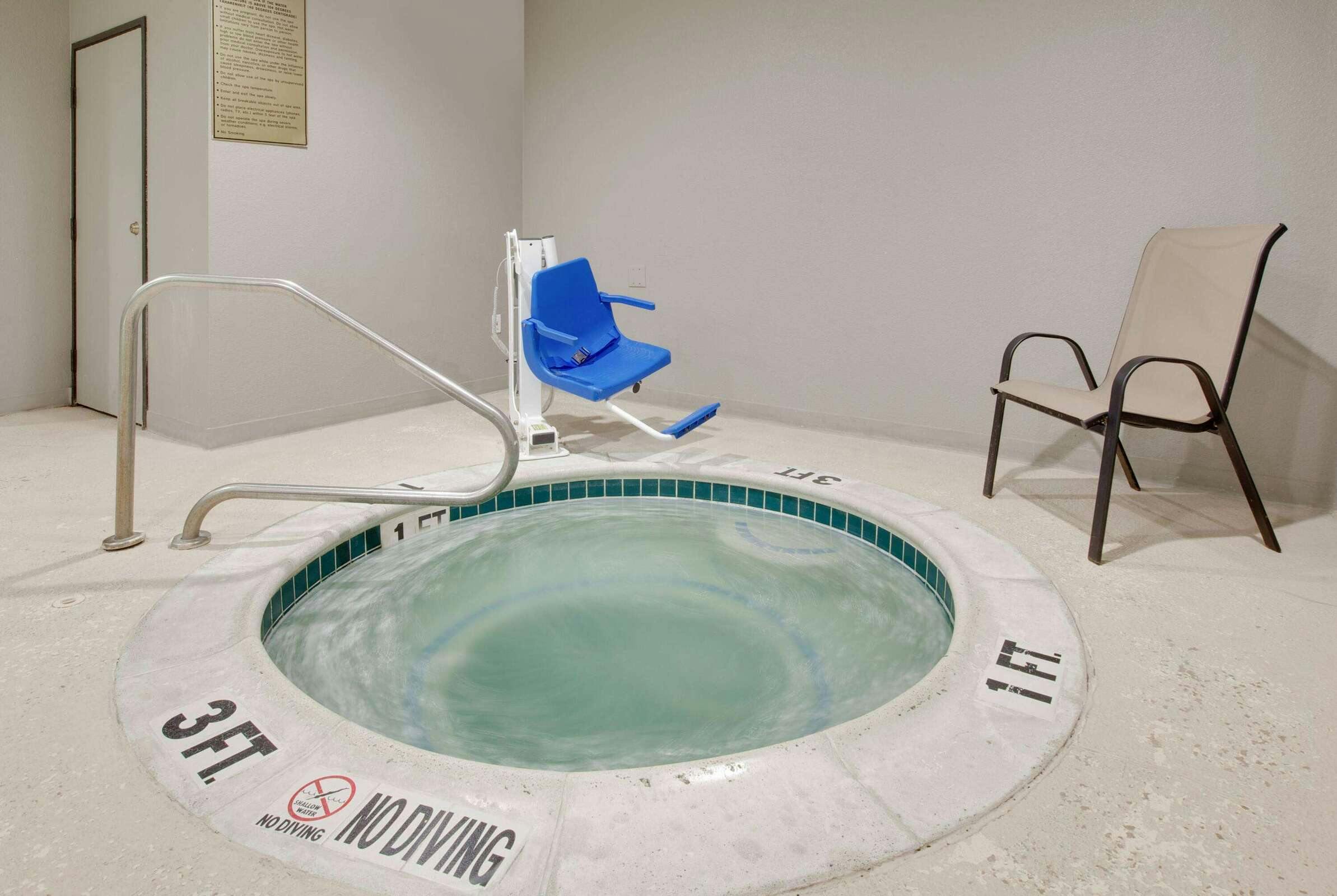 Hotel Days Inn by Wyndham Mesquite Rodeo TX photo 4