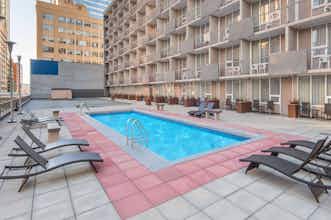Hotel Ramada Plaza Calgary Downtown photo 3