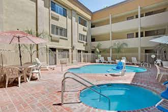 Hotel Days Inn by Wyndham West Covina photo 1