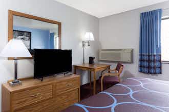 Hotel Super 8 Wisconsin Dells photo 2