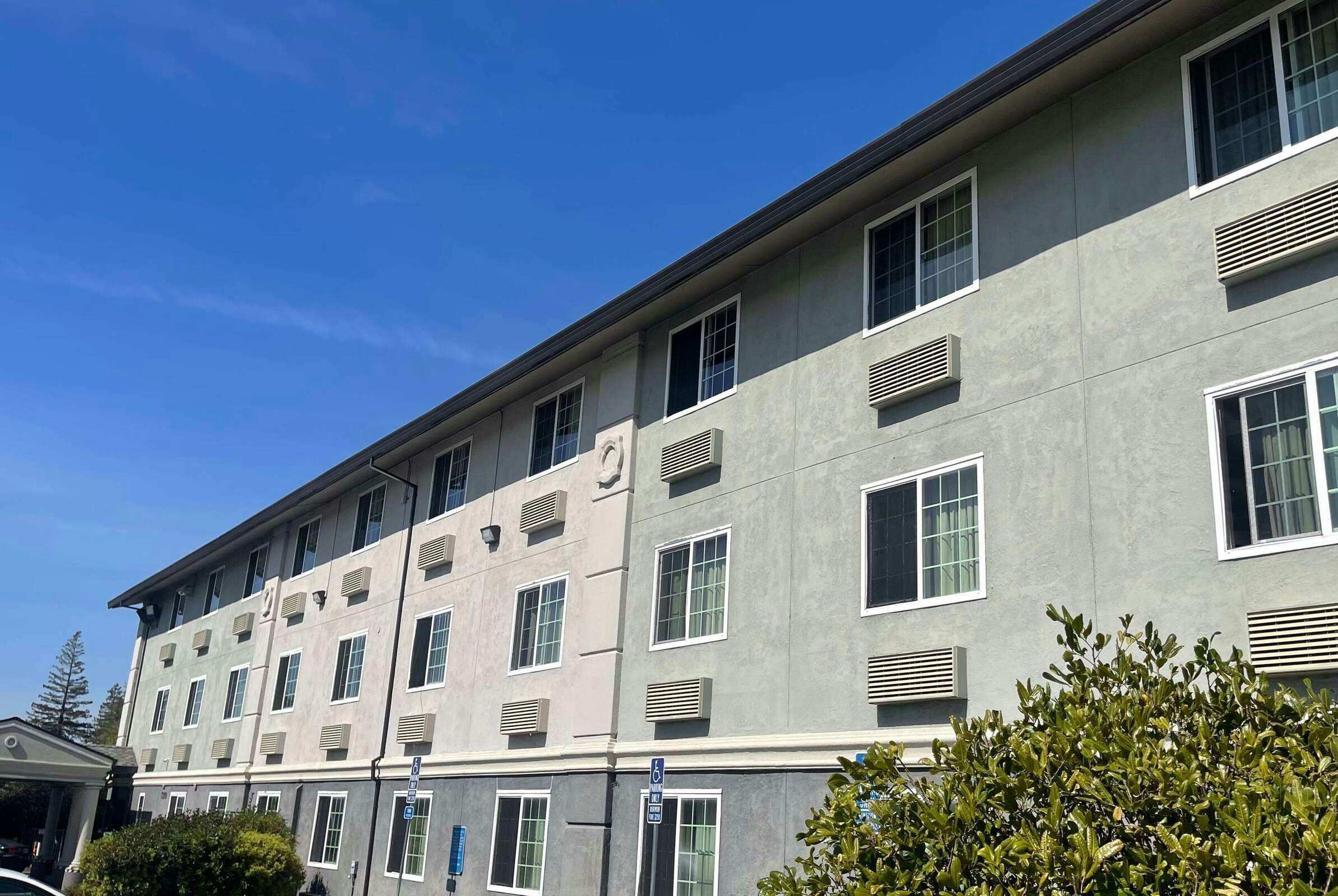 Hotel Super 8 by Wyndham Sacramento/Florin Rd photo 1