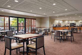 Hotel Wingate by Wyndham Louisville East photo 1