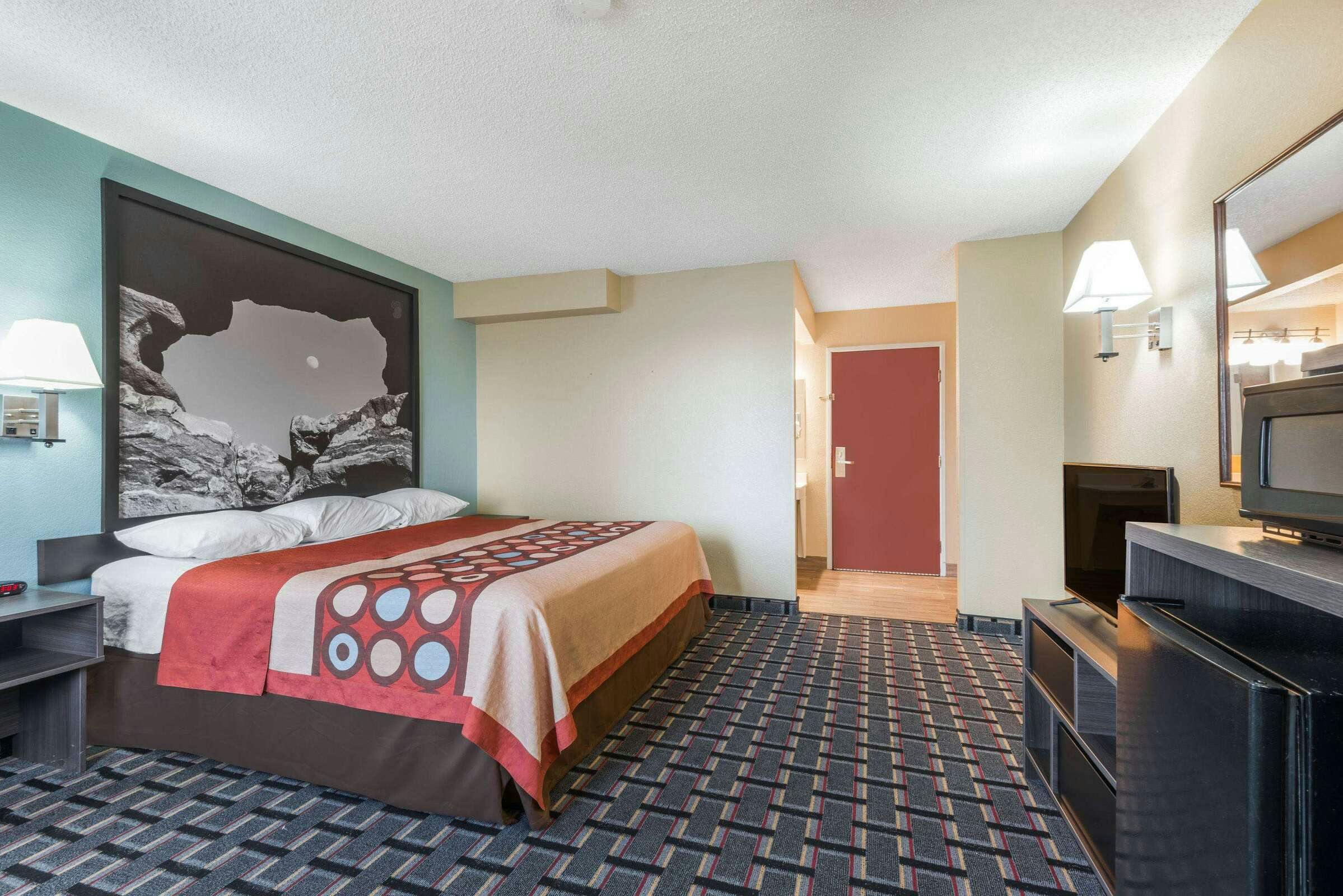 Hotel Super 8 by Wyndham Henderson North East Denver photo 1