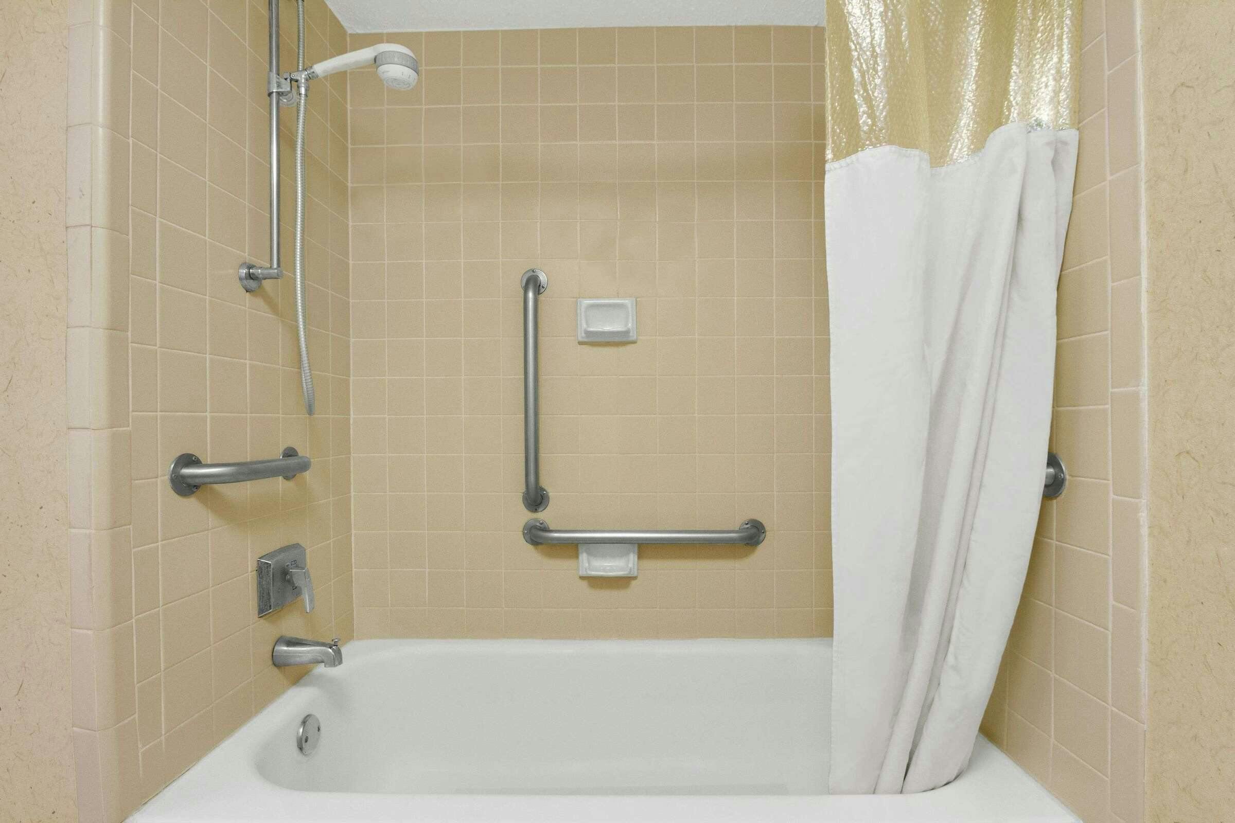 Hotel Super 8 Oxford photo 4