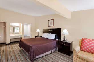 Hotel Travelodge San Diego SeaWorld photo 2