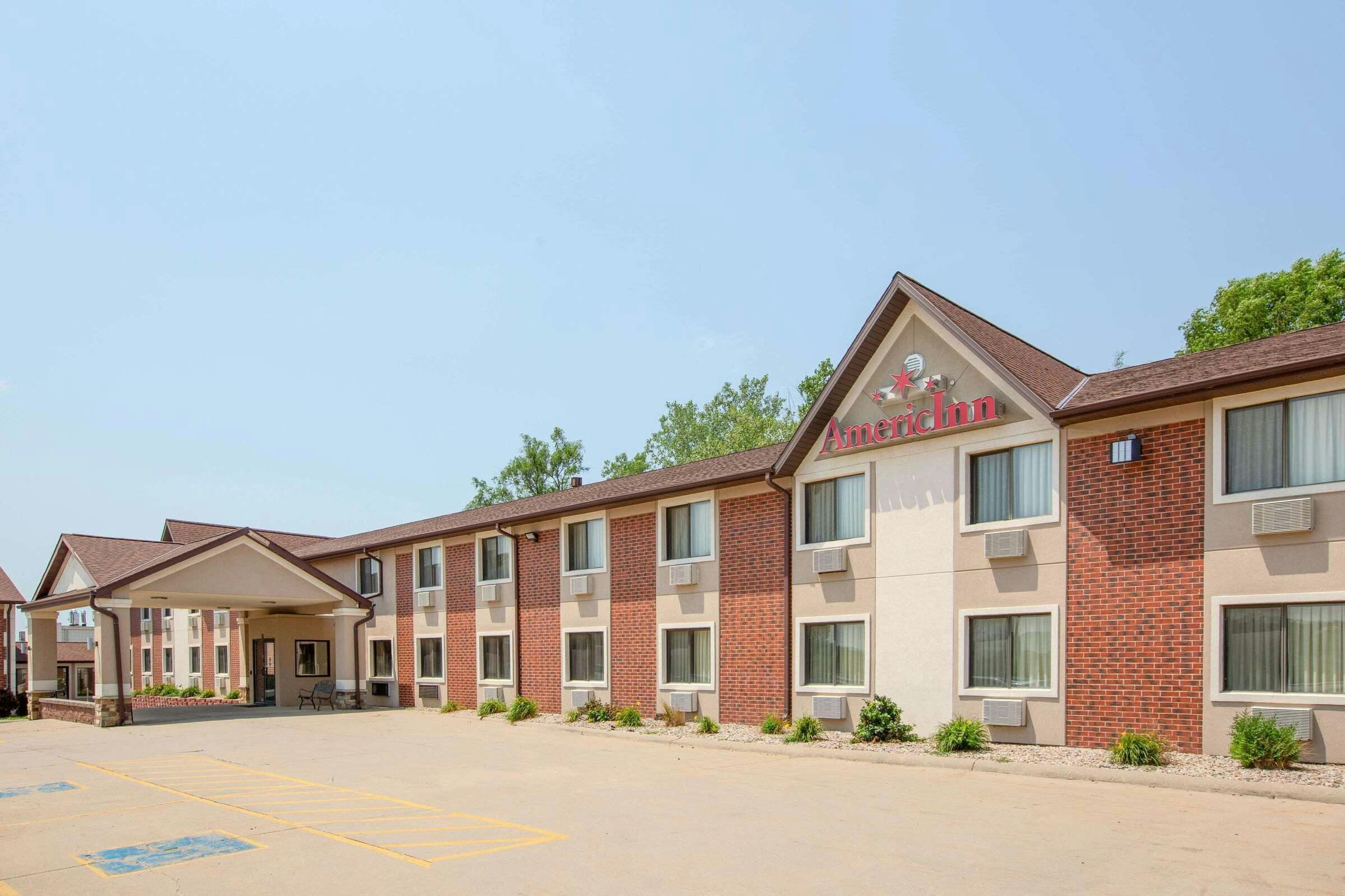 Hotel AmericInn Council Bluffs photo 1