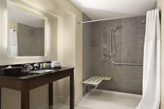 Hotel Wingate by Wyndham Bismarck photo 3