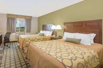 Hotel Baymont Inn Suites Ames photo 3