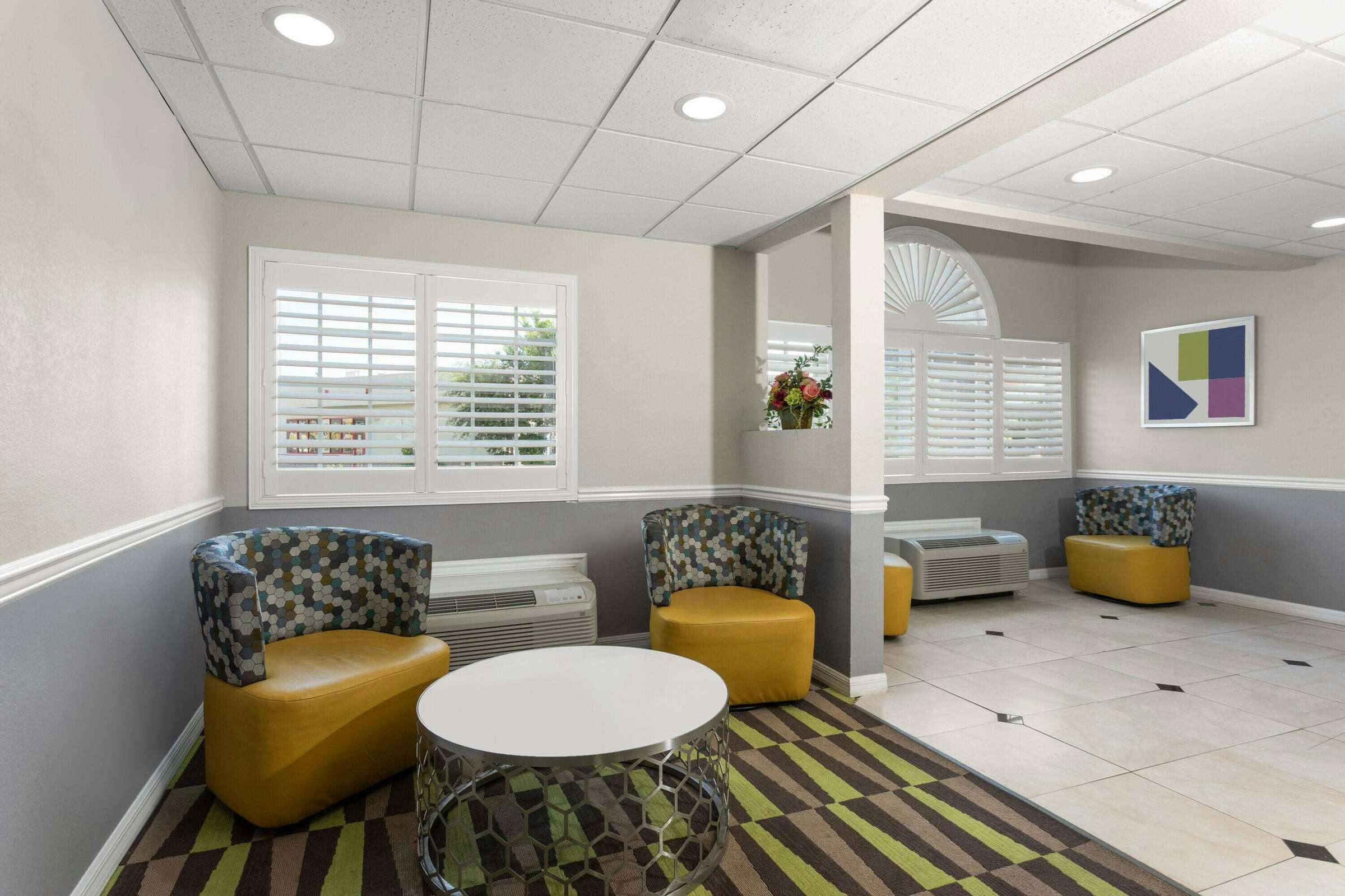 Hotel Microtel Inn & Suites by Wyndham Panama City photo 5