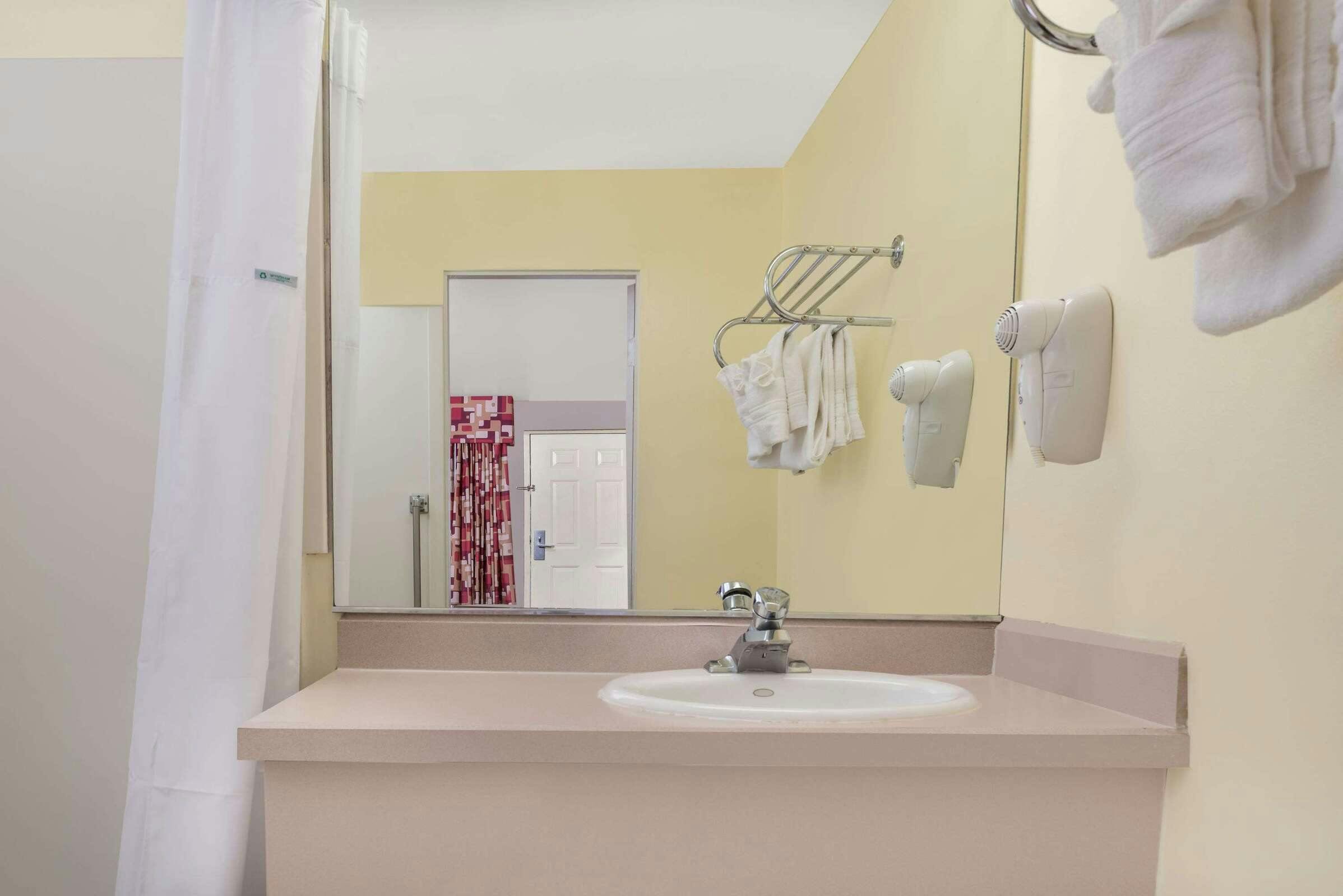 Hotel Travelodge Klamath Falls photo 3