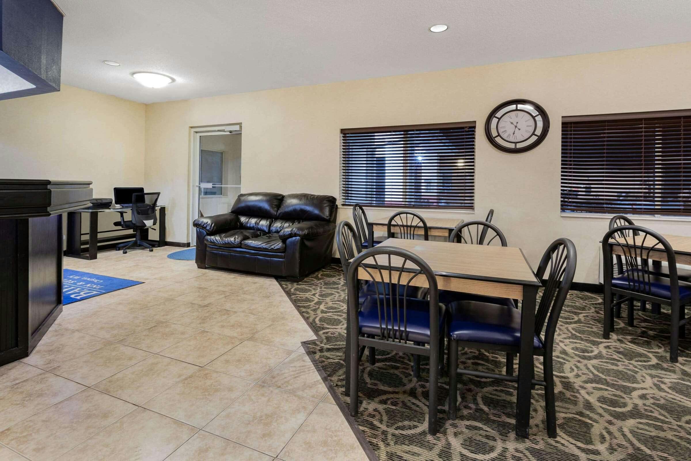 Hotel Baymont Suites Casper East photo 3