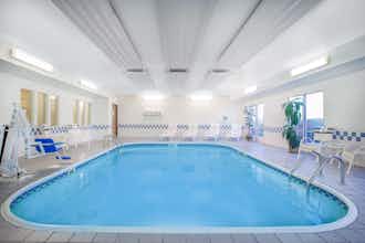 Hotel Baymont Suites Casper East photo 4