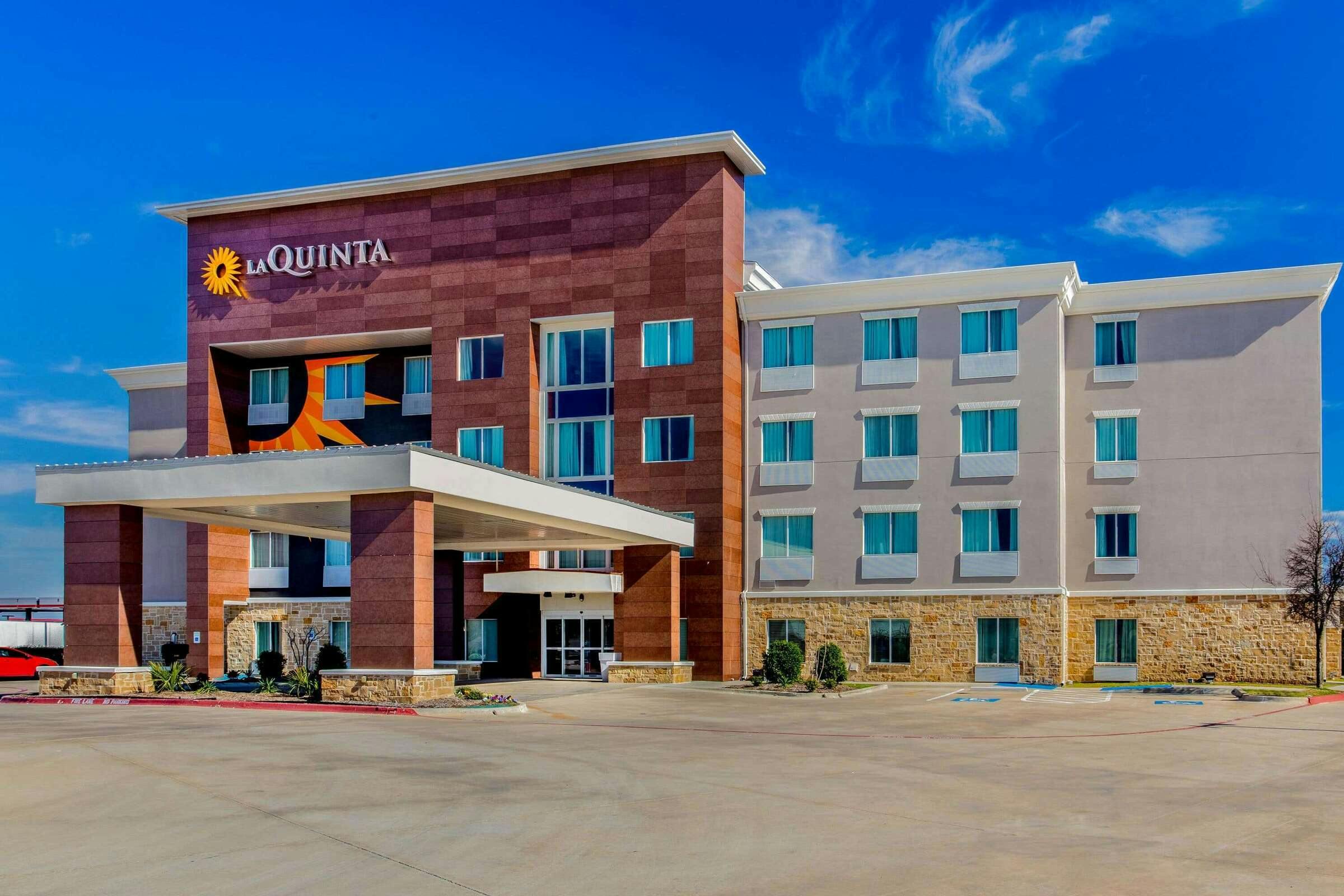 La Quinta Inn & Suites by Wyndham Northlake Fort Worth