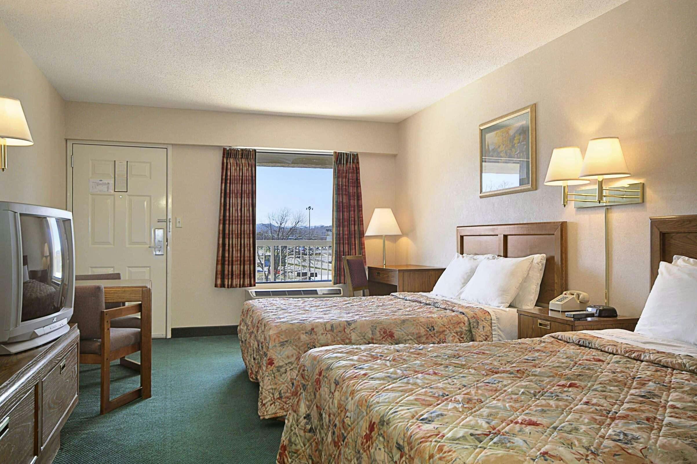 Hotel Days Inn by Wyndham Apple Valley Pigeon Forge/Sevierville photo 3