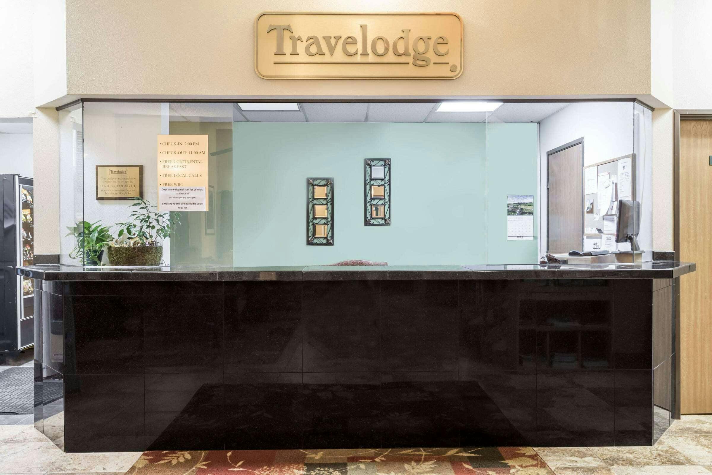 Hotel Travelodge by Wyndham Longmont photo 1