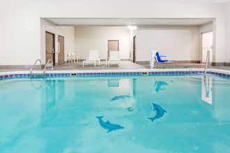 Hotel Travelodge Longmont photo 2