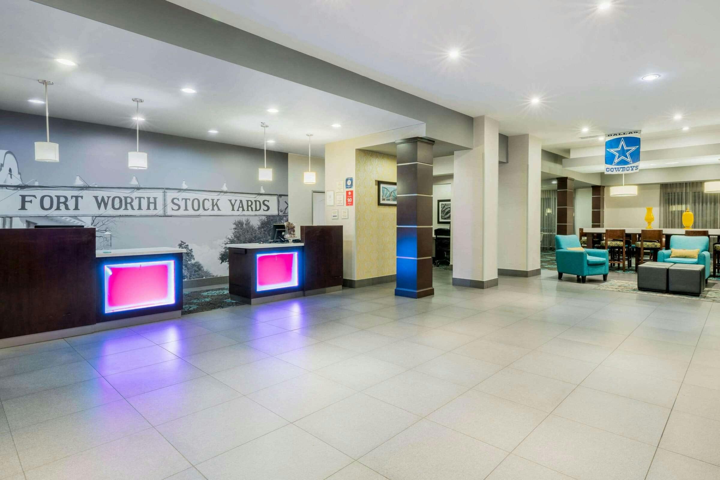 Hotel La Quinta by Wyndham Ft Worth photo 1