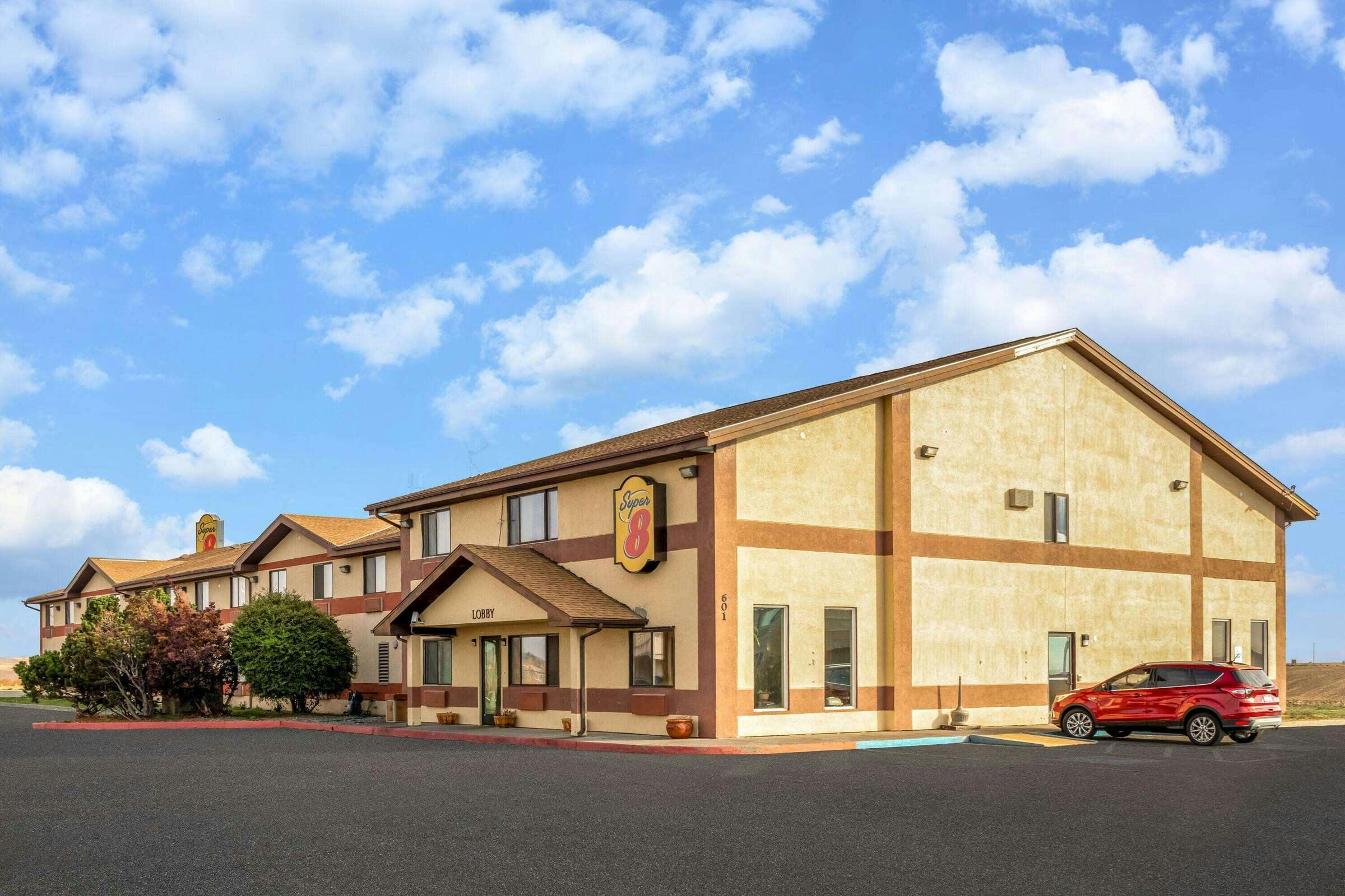 Hotel Super 8 Pendleton photo 1