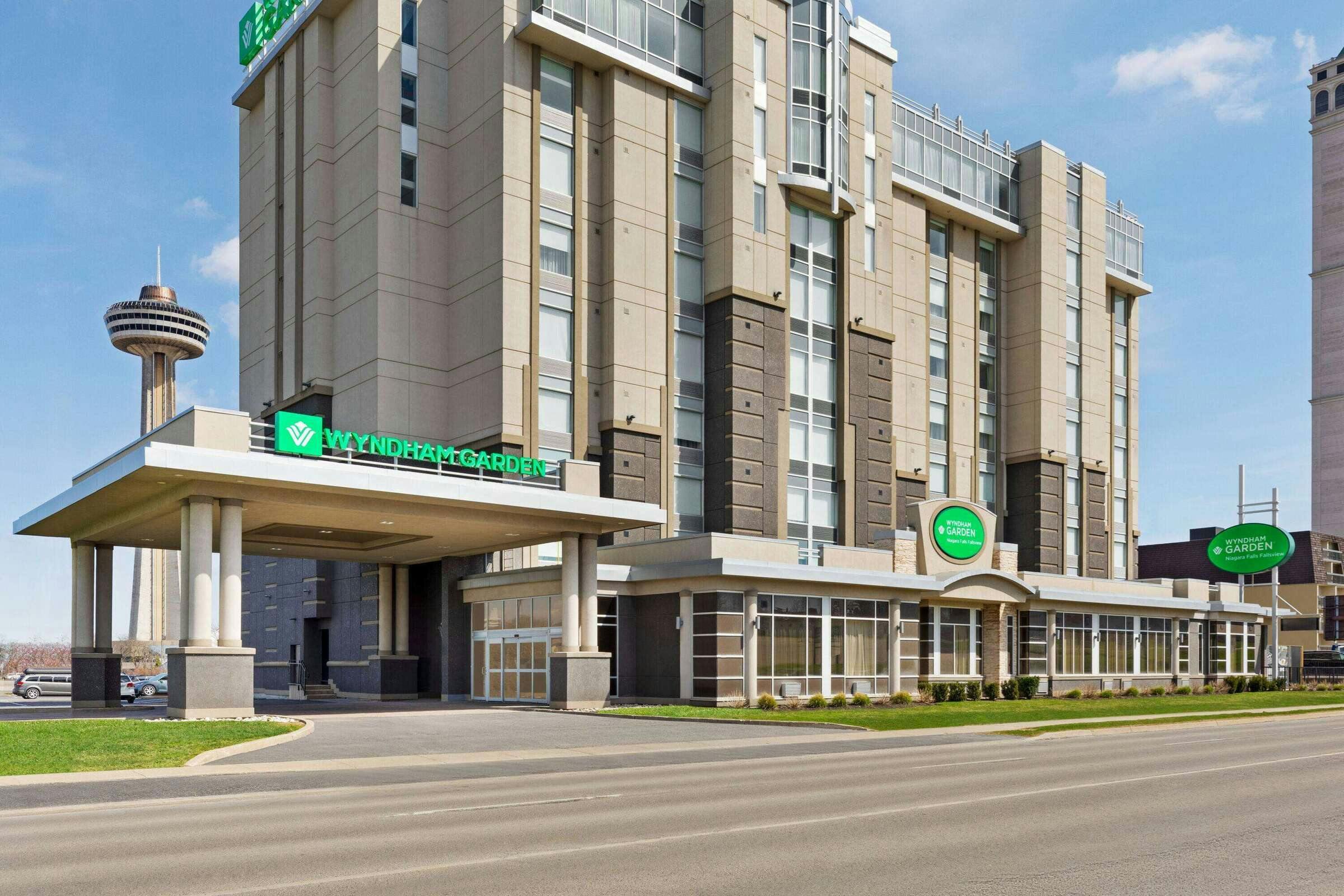 Hotel Wyndham Garden Niagara Falls Fallsview photo 1